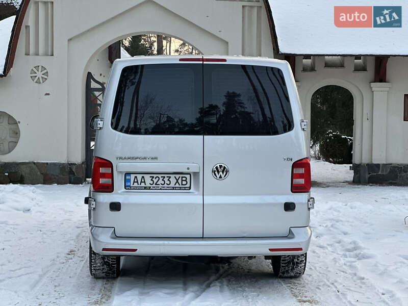 Мінівен Volkswagen Transporter 2015 в Києві