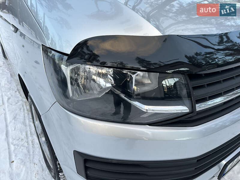 Мінівен Volkswagen Transporter 2015 в Києві