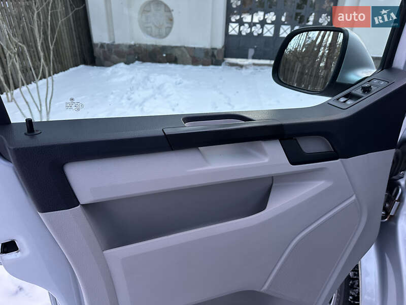 Мінівен Volkswagen Transporter 2015 в Києві