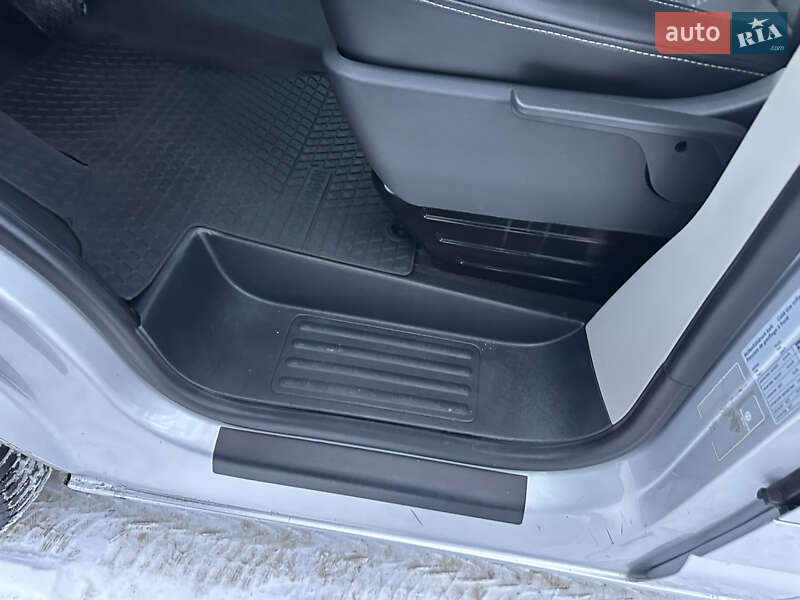 Мінівен Volkswagen Transporter 2015 в Києві