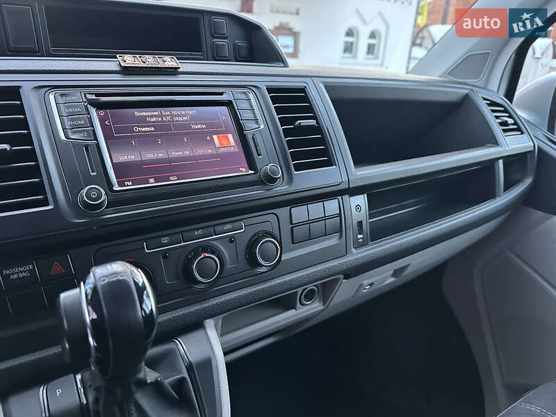 Мінівен Volkswagen Transporter 2015 в Києві