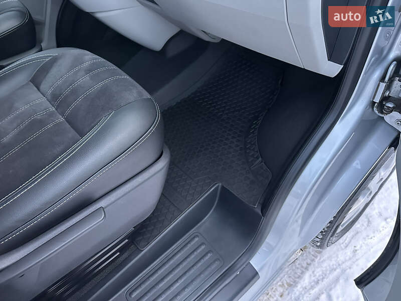 Мінівен Volkswagen Transporter 2015 в Києві