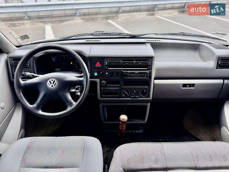 Грузопассажирский фургон Volkswagen Transporter 2000 в Киеве