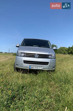 Вантажний фургон Volkswagen Transporter 2013 в Житомирі
