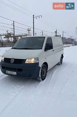 Грузовой фургон Volkswagen Transporter 2006 в Львове