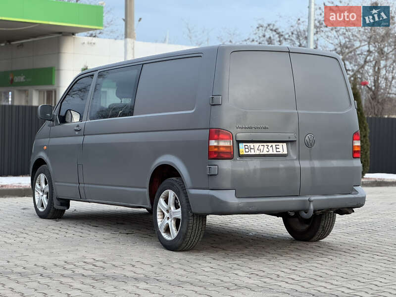 Грузопассажирский фургон Volkswagen Transporter 2006 в Одессе