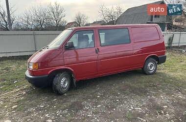 Вантажний фургон Volkswagen Transporter 2002 в Тячеві