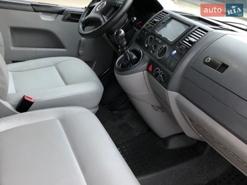 Мінівен Volkswagen Transporter 2006 в Чернівцях