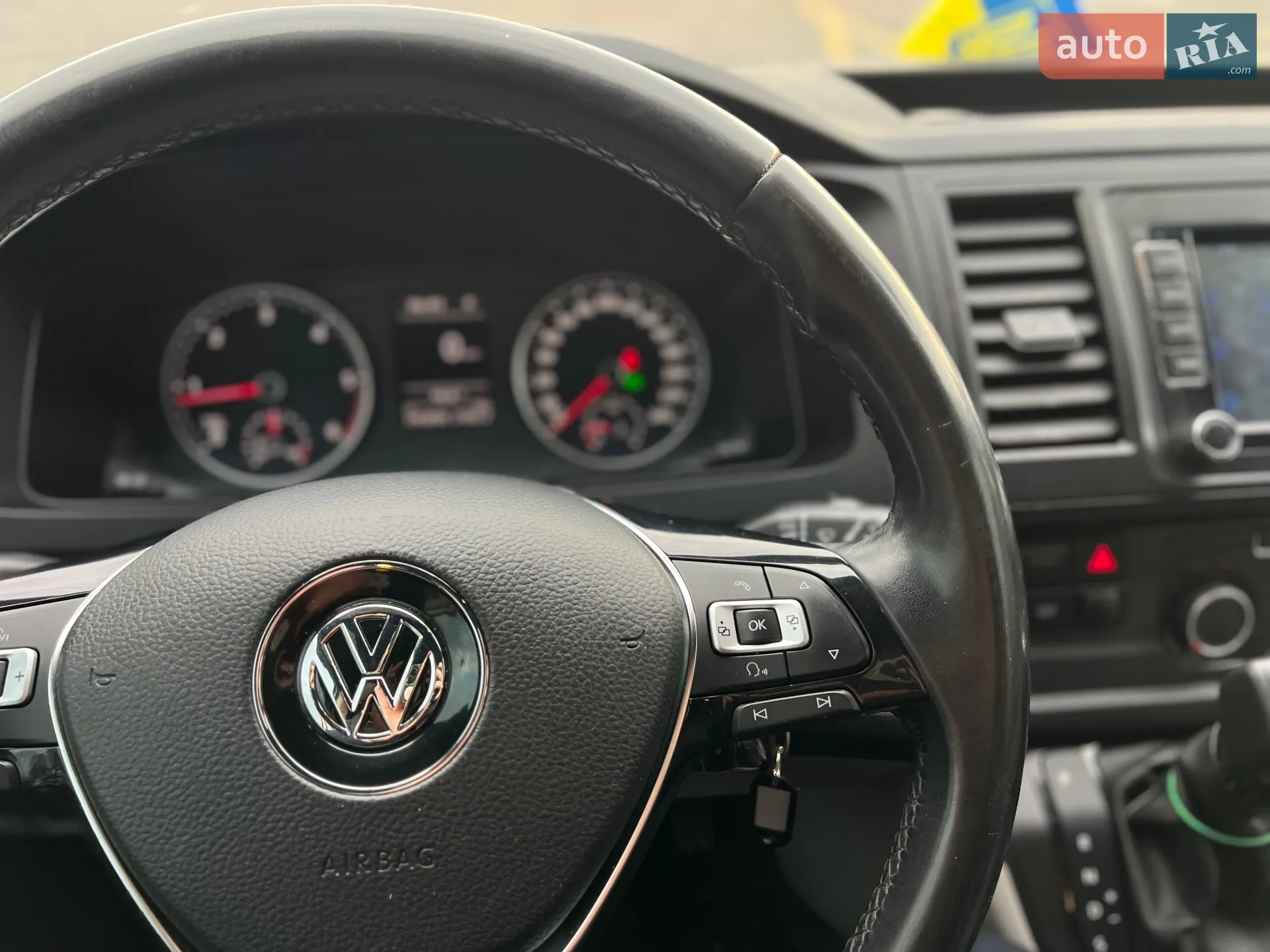 2017 Volkswagen Transporter - мініатюра 32