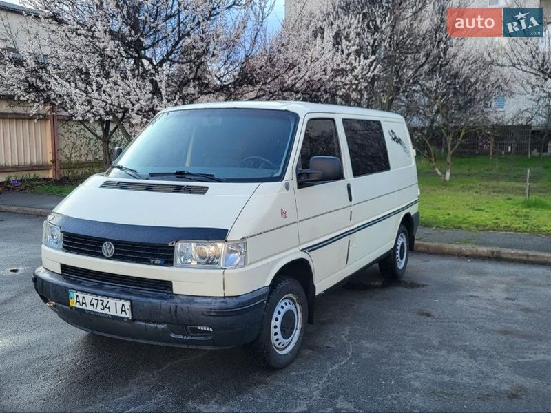 Вантажопасажирський фургон Volkswagen Transporter 2001 в Києві