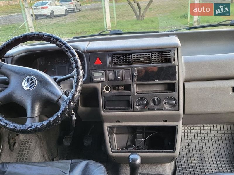 Вантажопасажирський фургон Volkswagen Transporter 2001 в Києві