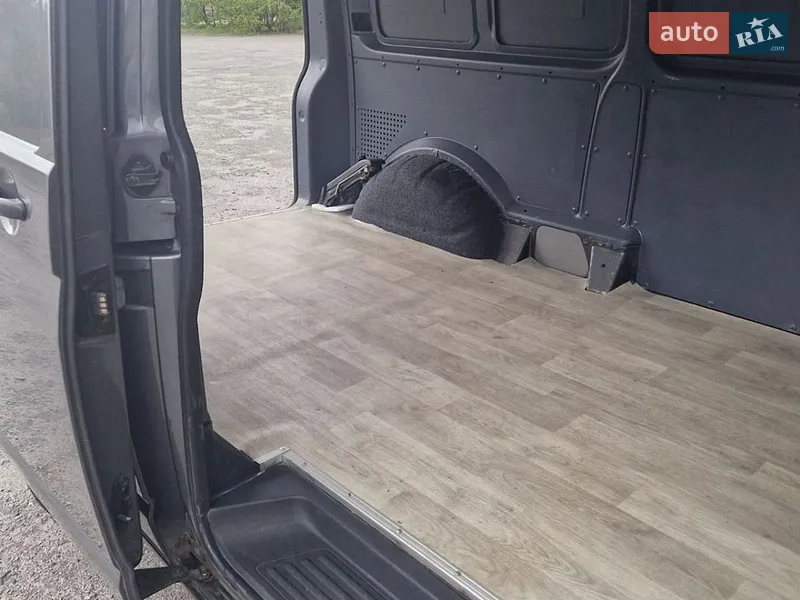 Volkswagen Transporter 2010 VIN WV1ZZZ7HZBH060429 фото оголошення 5 з 41