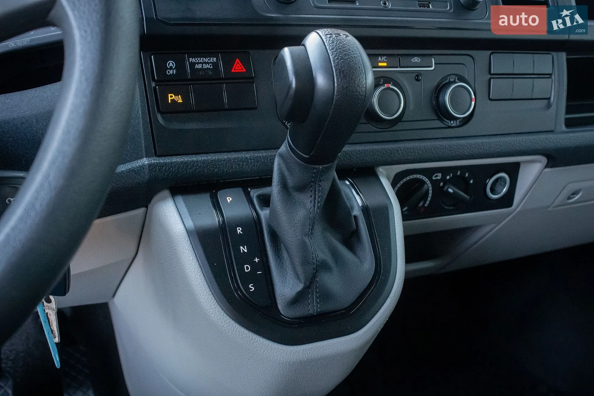 2019 Volkswagen Transporter - мініатюра 25