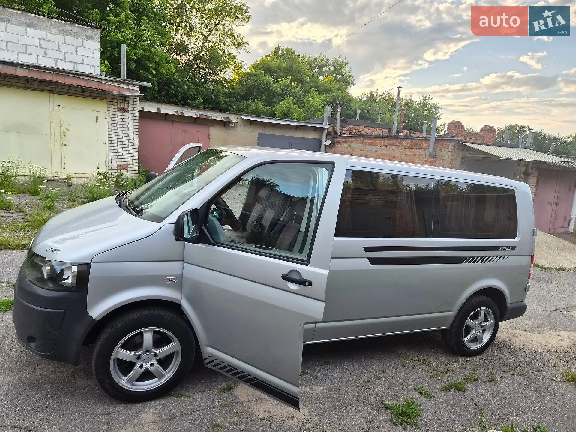 2010 Volkswagen Transporter - мініатюра 23