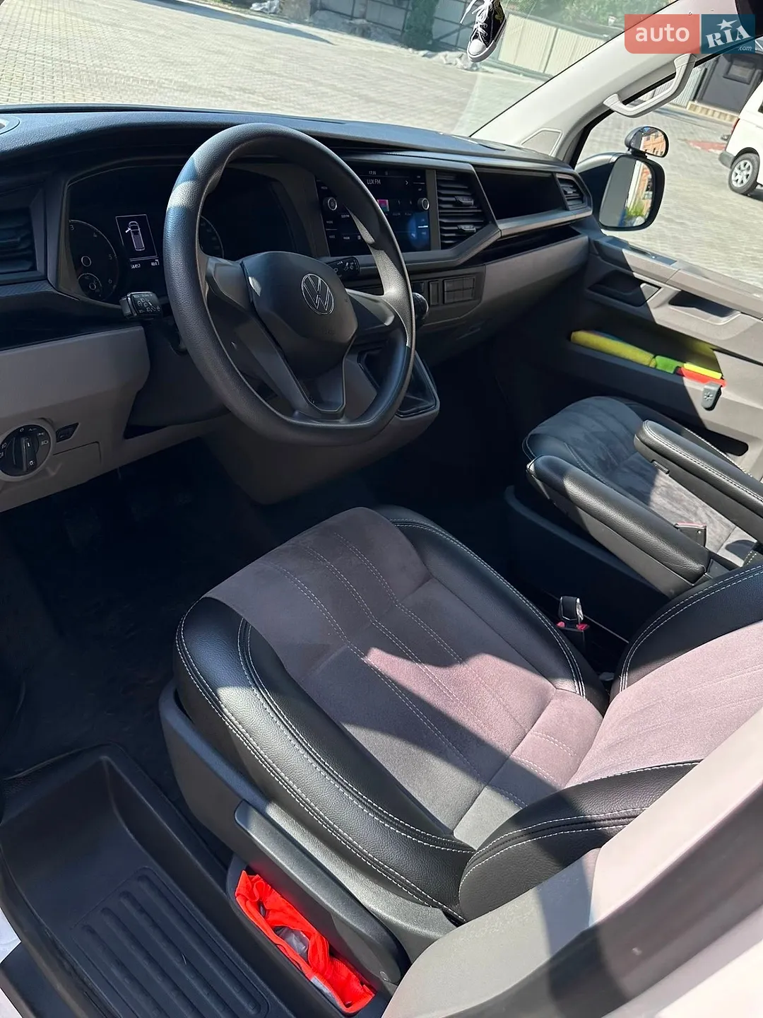 2023 Volkswagen Transporter - мініатюра 28