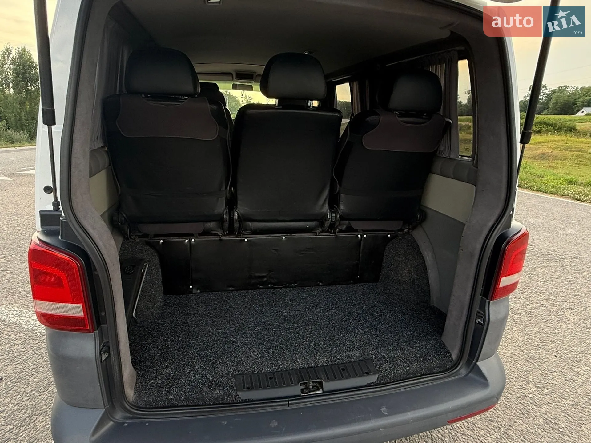 2010 Volkswagen Transporter - мініатюра 11