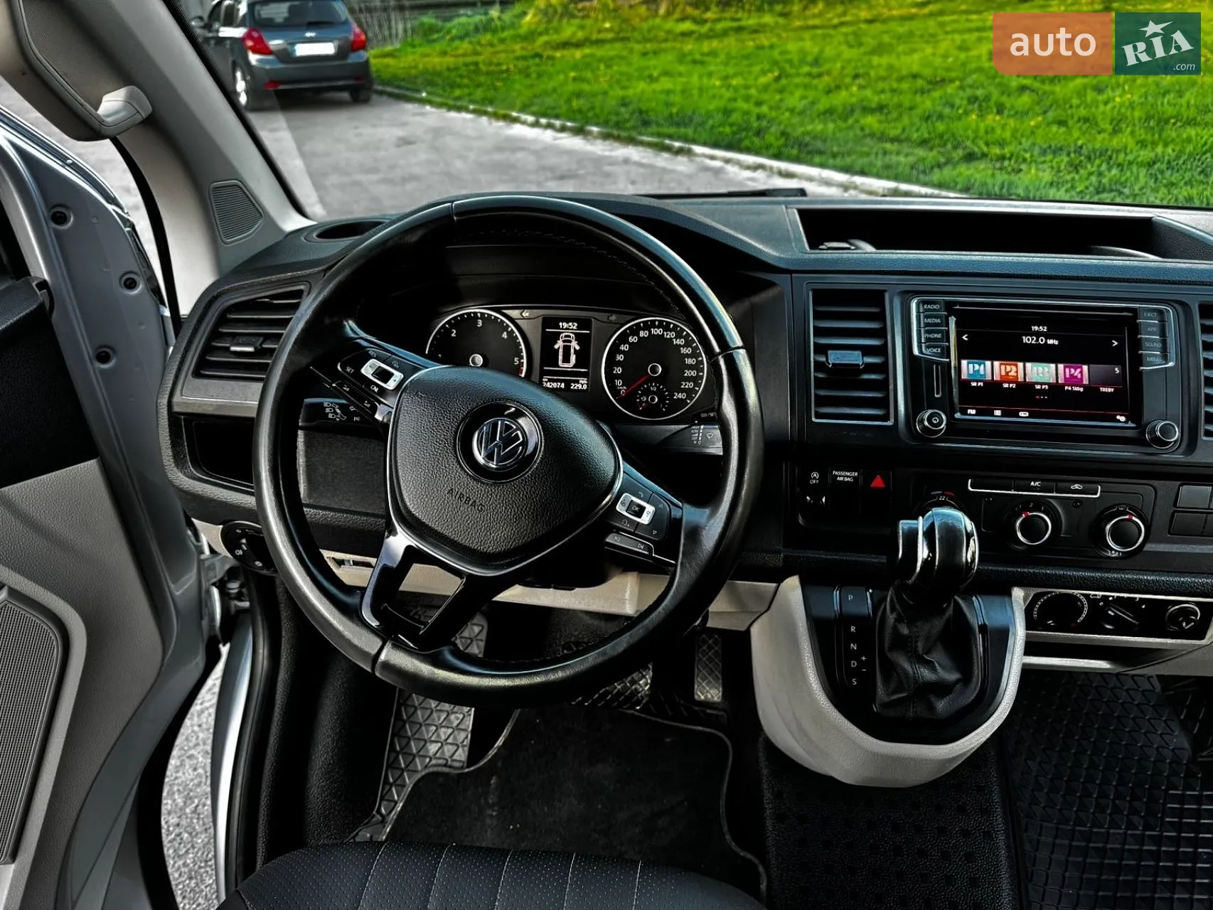2019 Volkswagen Transporter - мініатюра 28