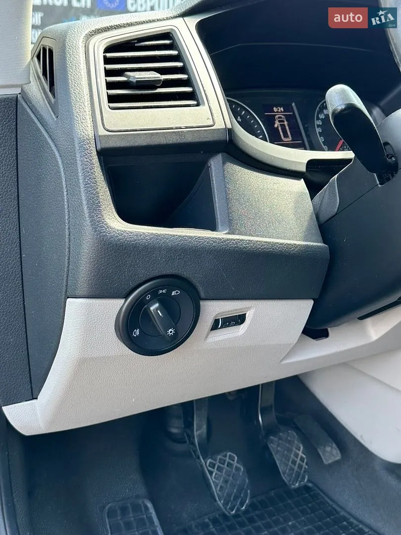 2017 Volkswagen Transporter - мініатюра 20