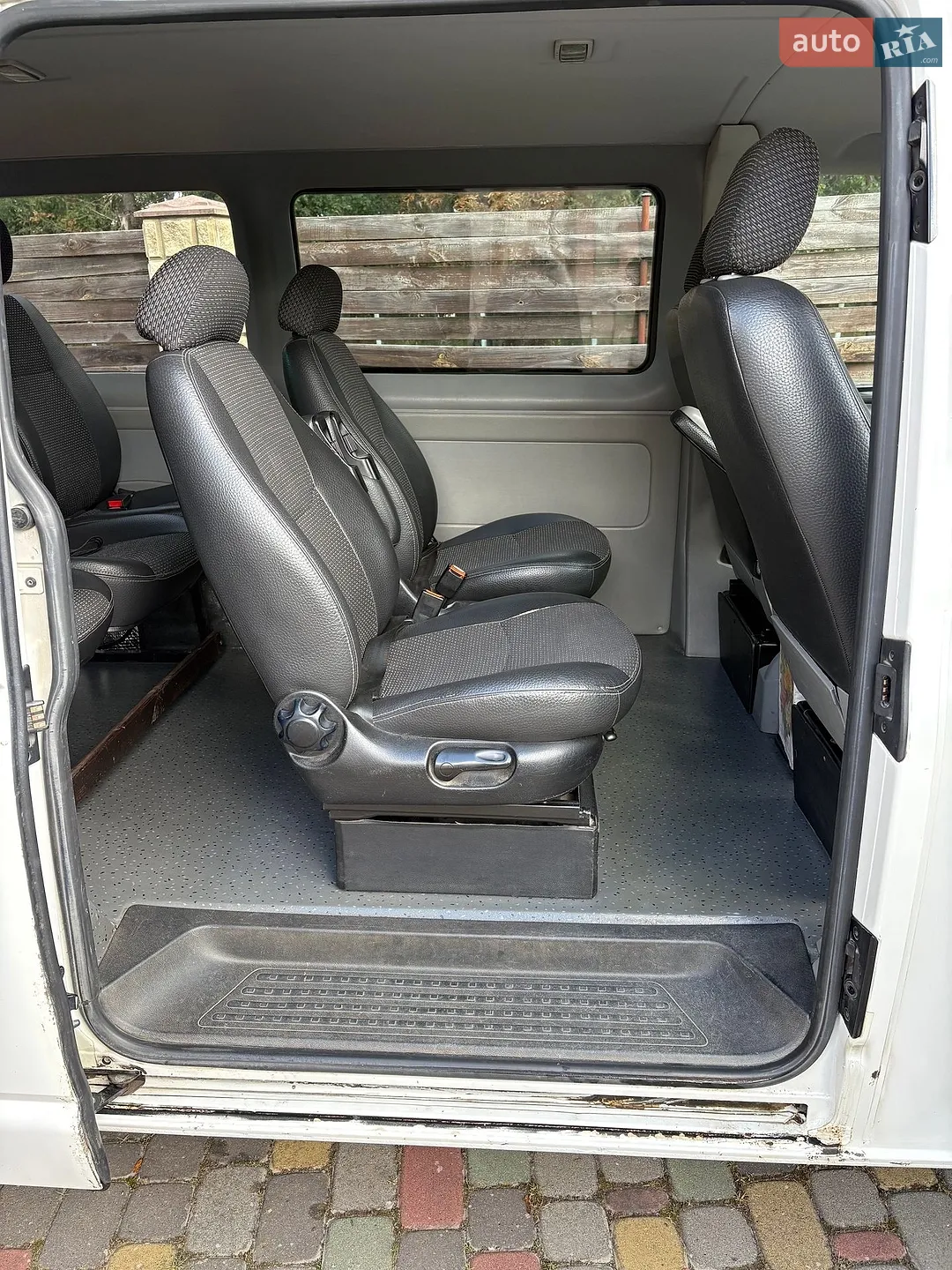 2010 Volkswagen Transporter - мініатюра 9