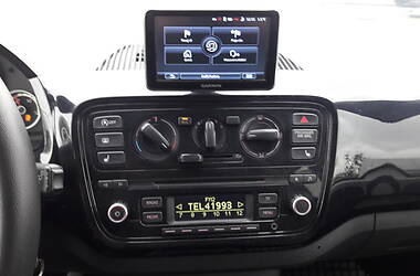 Хетчбек Volkswagen Up 2016 в 