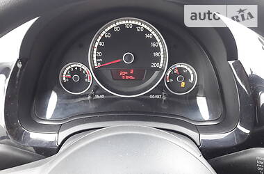 Хетчбек Volkswagen Up 2016 в 