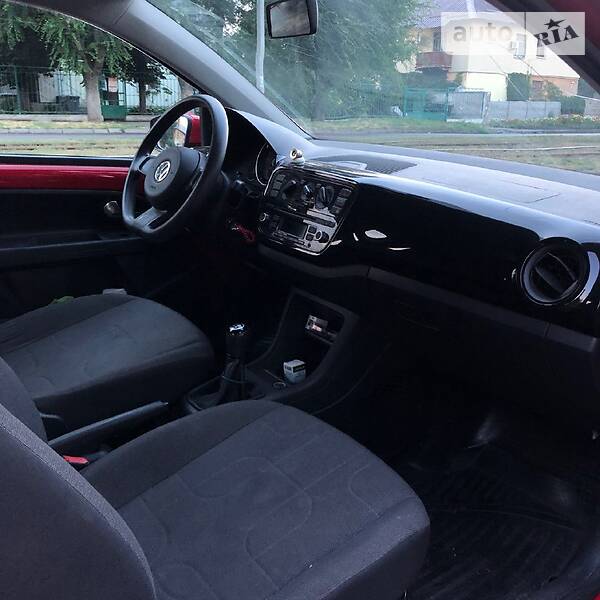 Хетчбек Volkswagen Up 2012 в Києві