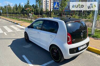 Хетчбек Volkswagen Up 2012 в Києві