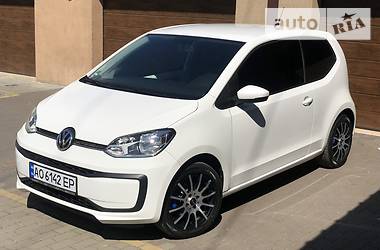 Хэтчбек Volkswagen Up 2016 в Ужгороде