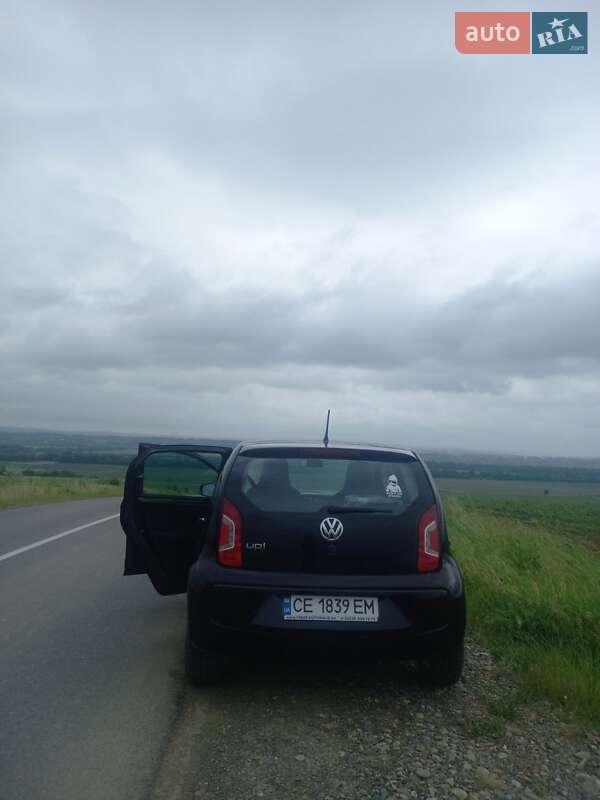 Хэтчбек Volkswagen Up 2014 в Черновцах
