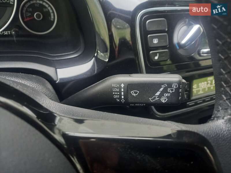 Хэтчбек Volkswagen Up 2014 в Черновцах