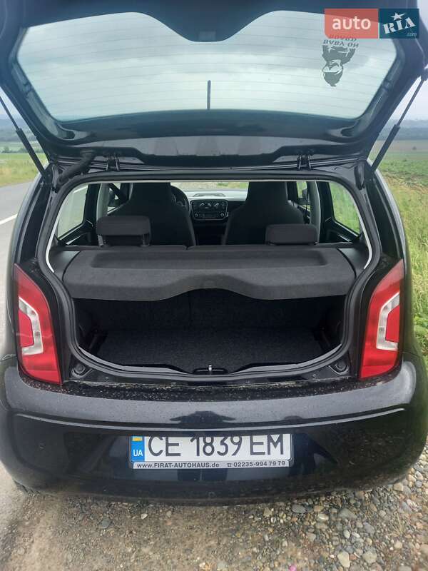 Хэтчбек Volkswagen Up 2014 в Черновцах