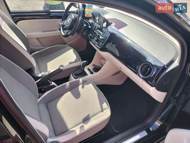 Хэтчбек Volkswagen Up 2014 в Владимире