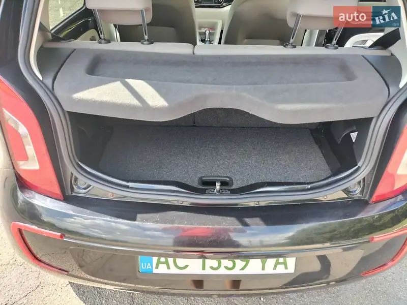 Volkswagen Up 2014