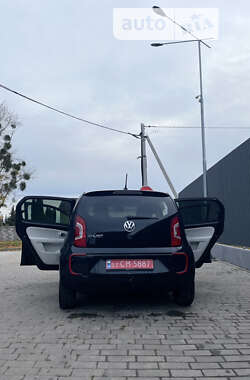 Хэтчбек Volkswagen Up 2014 в 