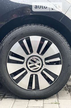 Хэтчбек Volkswagen Up 2014 в 