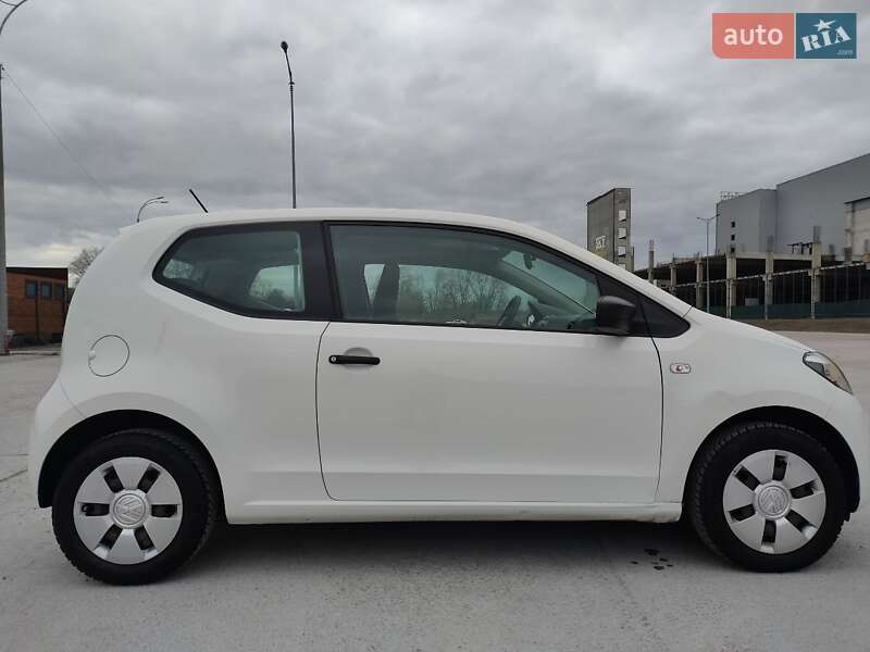 Хэтчбек Volkswagen Up 2015 в Киеве