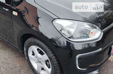 Хэтчбек Volkswagen Up 2014 в 