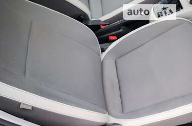 Хэтчбек Volkswagen Up 2014 в 