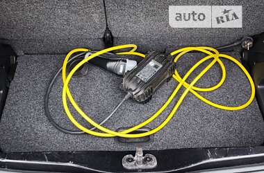 Хэтчбек Volkswagen Up 2014 в 