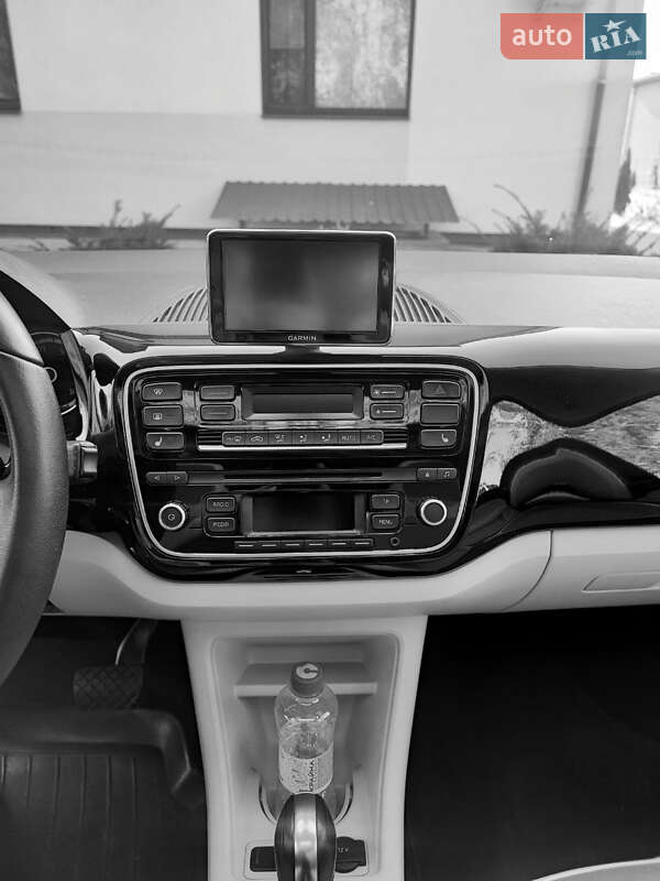 Хэтчбек Volkswagen Up 2014 в Луцке