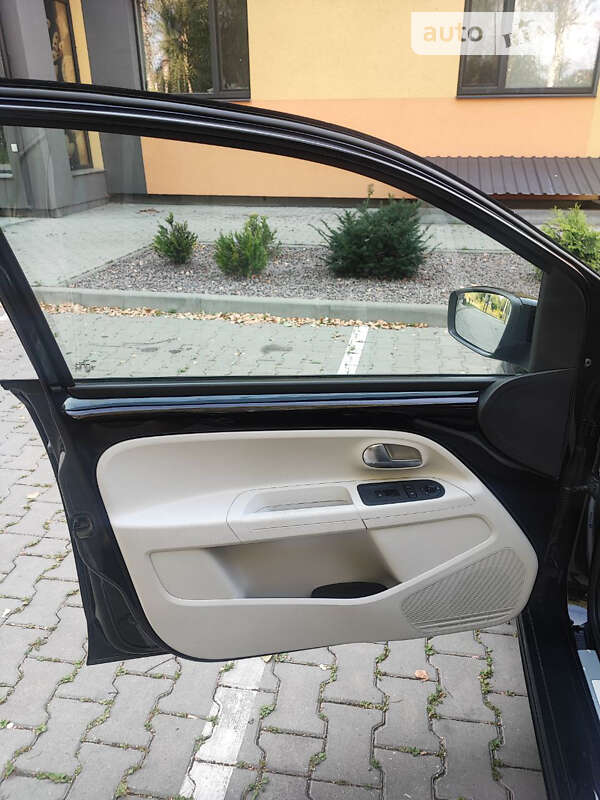 Хэтчбек Volkswagen Up 2014 в Луцке