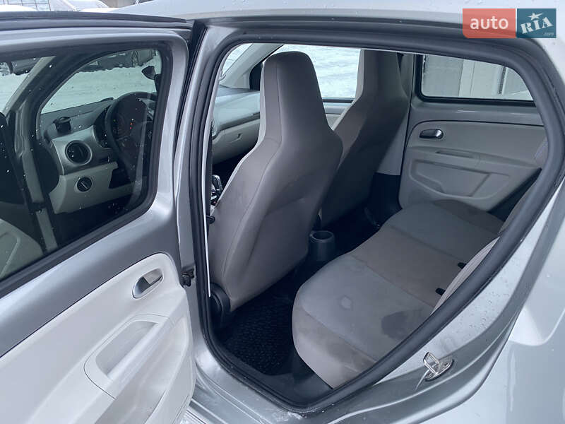 Хетчбек Volkswagen Up 2014 в Житомирі