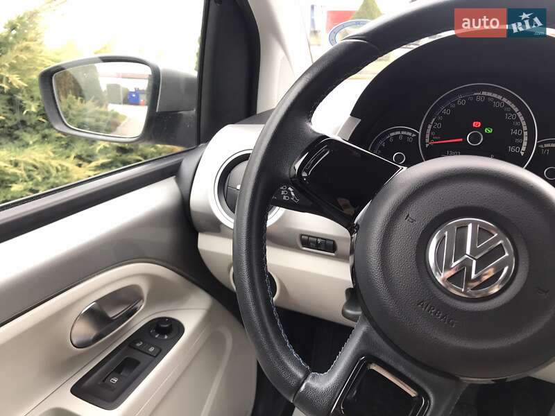 Хетчбек Volkswagen Up 2013 в Городку