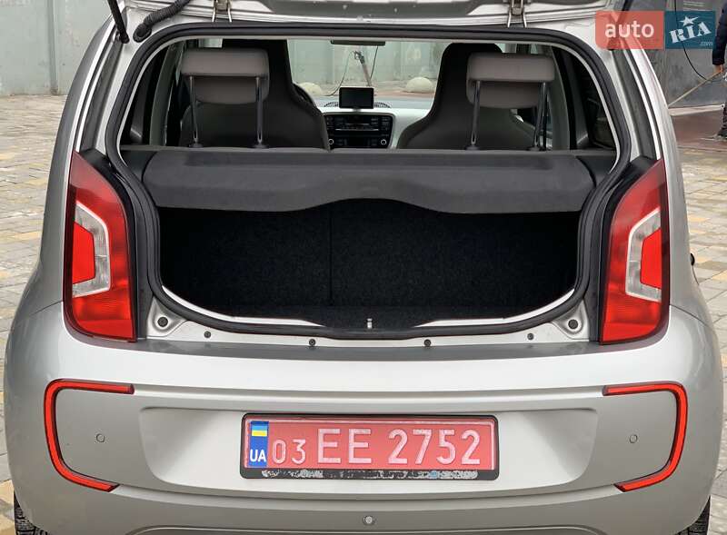 Хетчбек Volkswagen Up 2013 в Городку