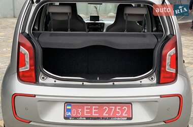 Хэтчбек Volkswagen Up 2013 в 