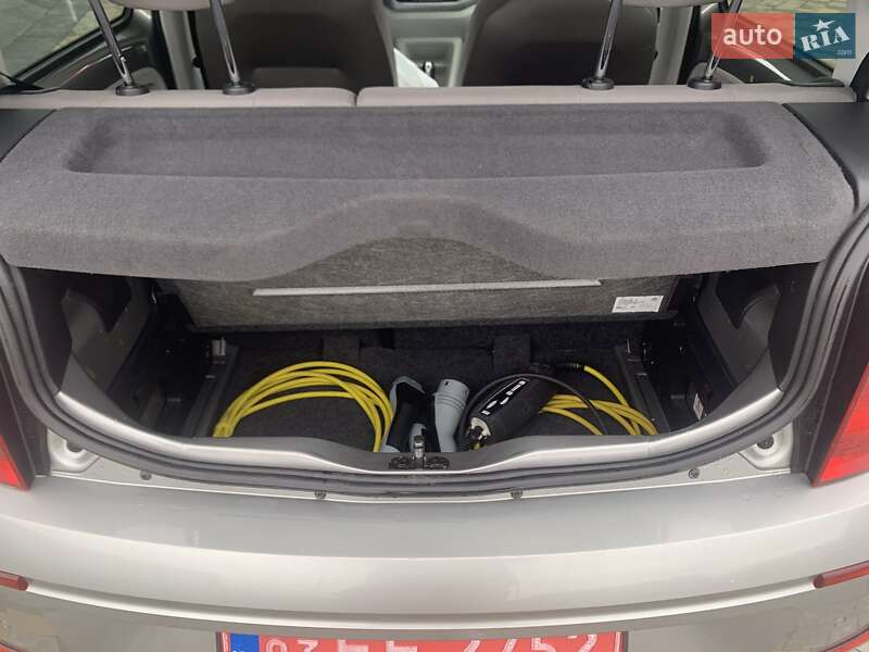 Хетчбек Volkswagen Up 2013 в Городку