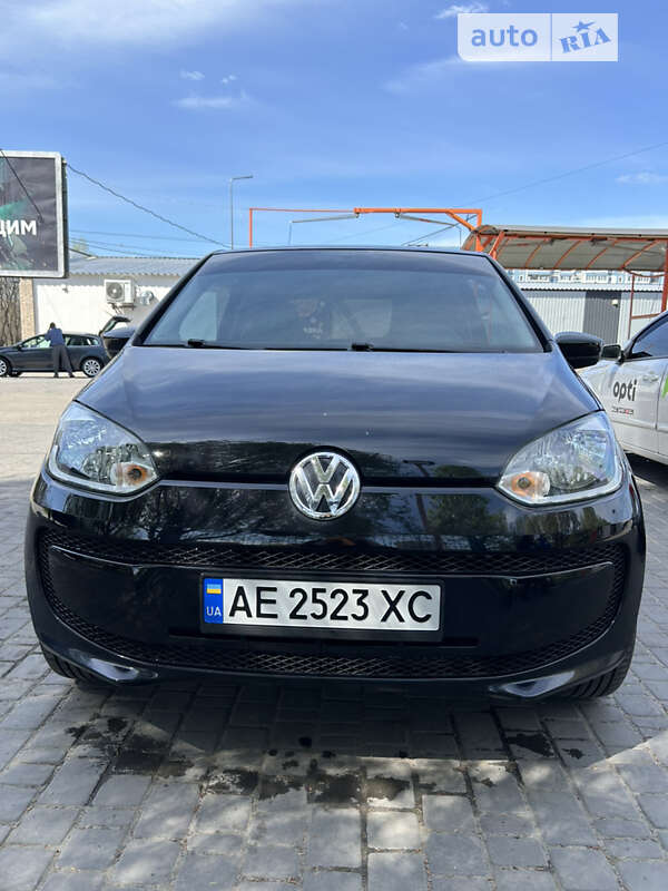 Хетчбек Volkswagen Up 2014 в Кам'янському