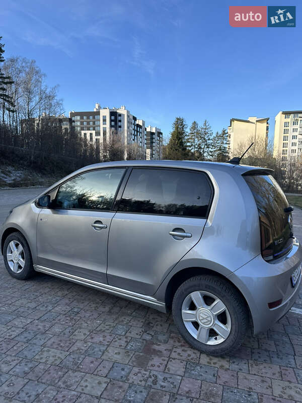 Хетчбек Volkswagen Up 2018 в Тернополі