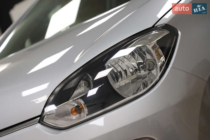 Хэтчбек Volkswagen Up 2014 в Дрогобыче