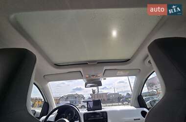 Хэтчбек Volkswagen Up 2015 в 